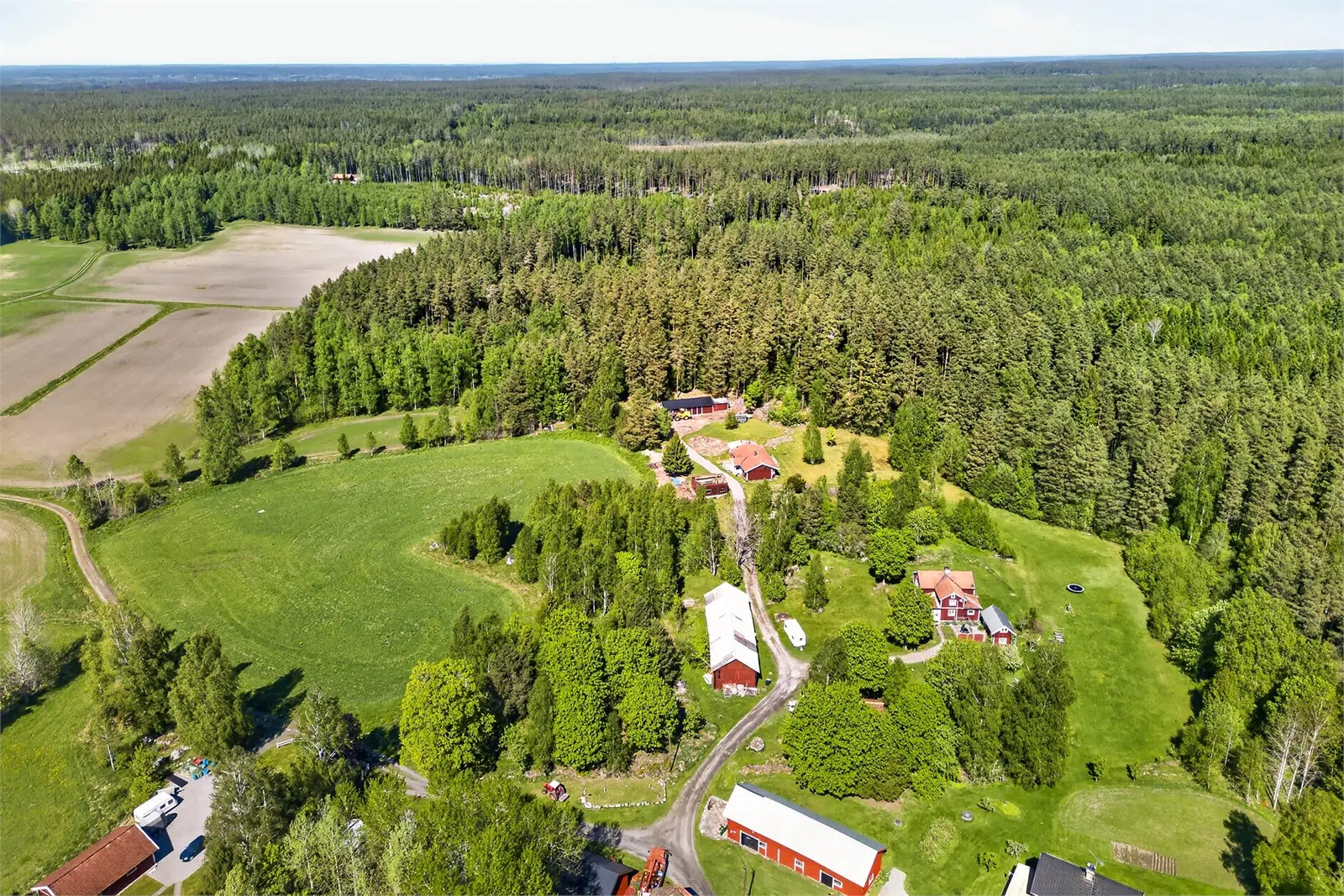 Bild 1 av 6 på Husby 3