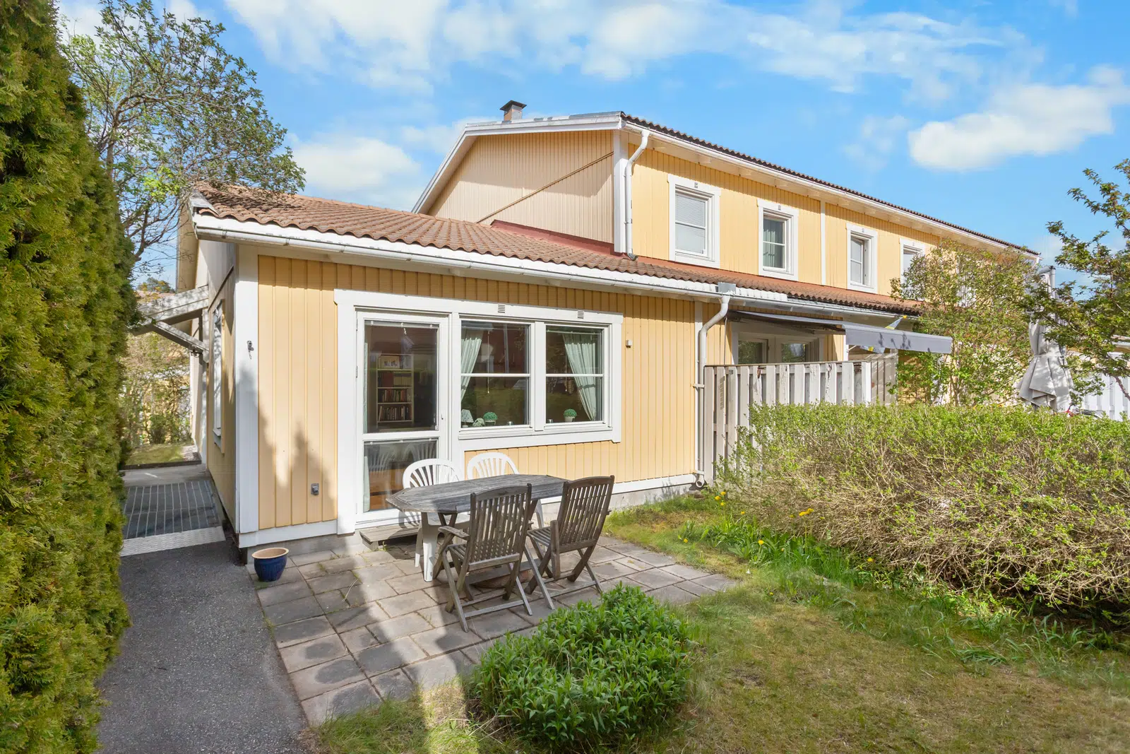 Image 1 of 1 of Mäster Henriks allé 34