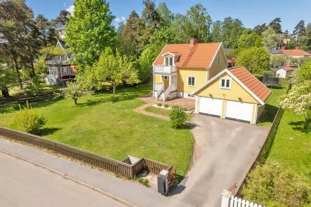 Villa, 6 rum, 100 m² i Södertälje