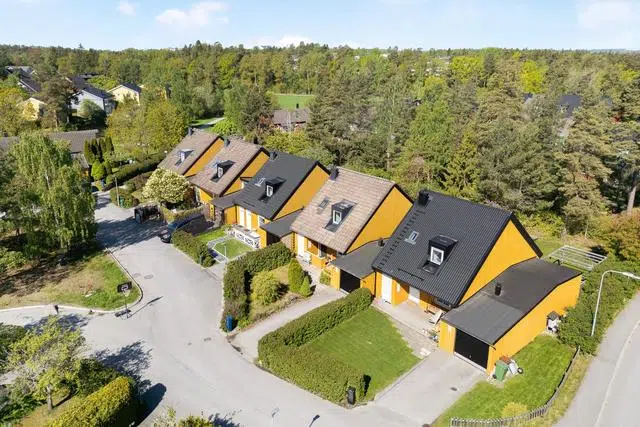 Bild 1 av 1 på Lönntunet 4