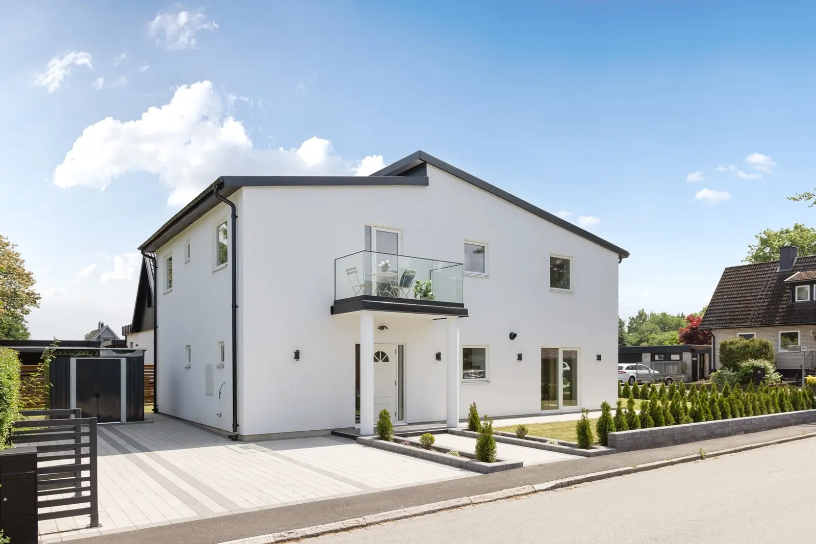 Villa, Medhällagatan 1, Malmö. Bild 1 av 38