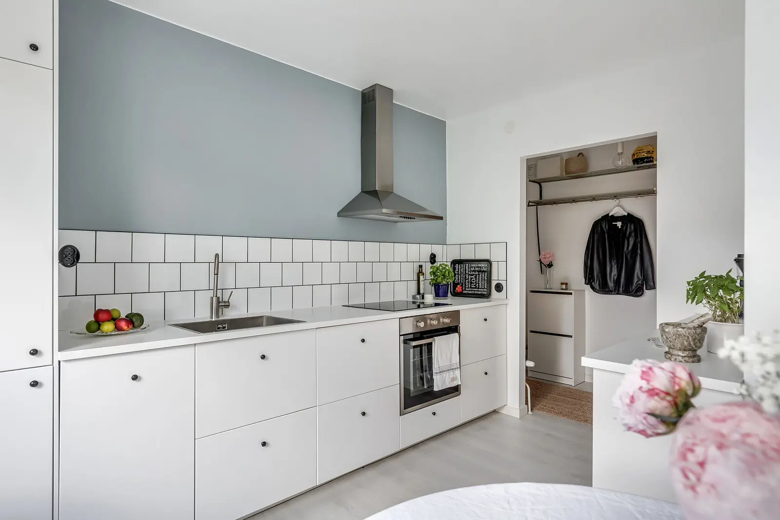 Lägenhet, Tegelmästaregatan 4B. Bild 1 av 14