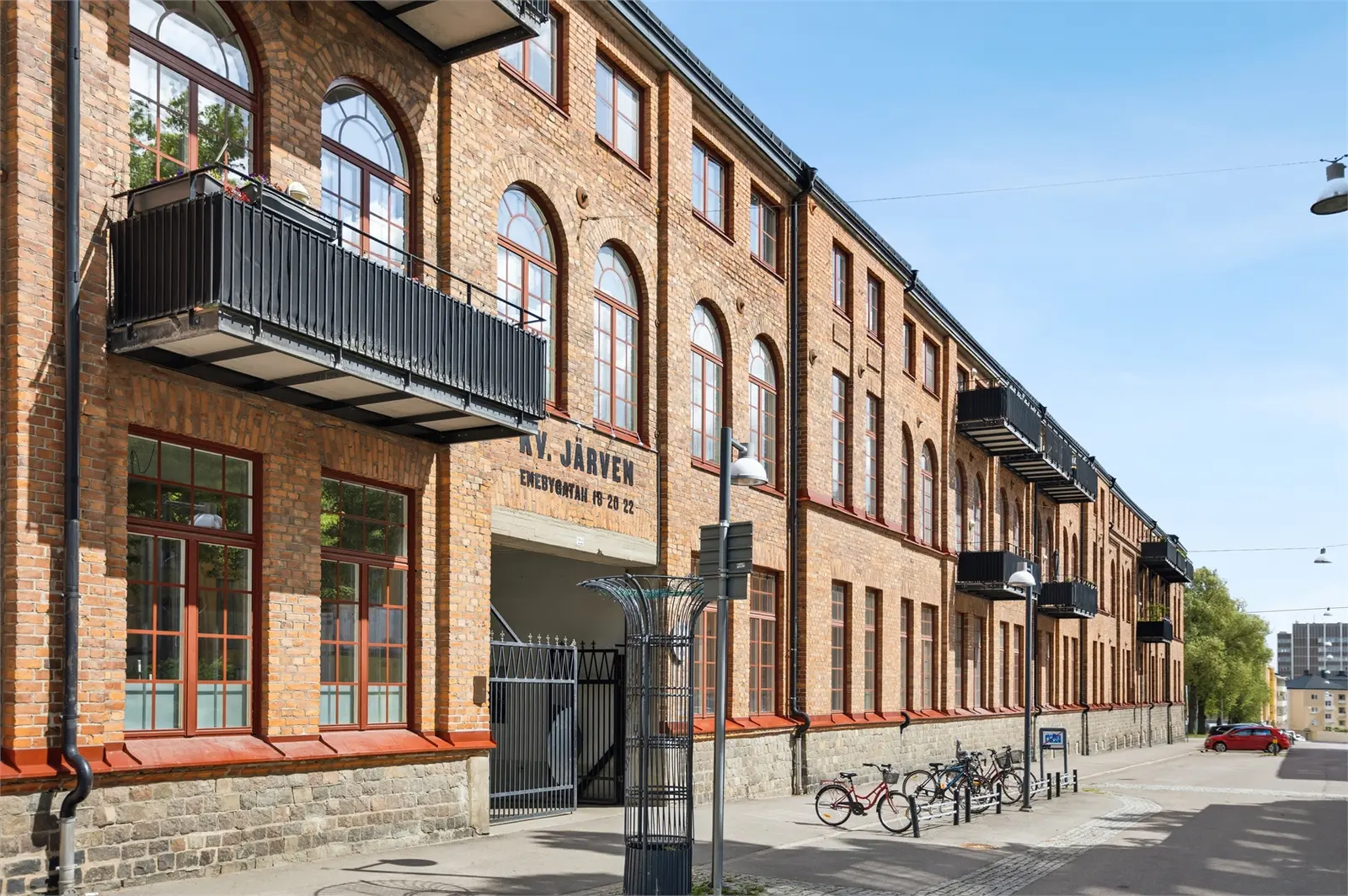 Image 1 of 31 of Enebygatan 20