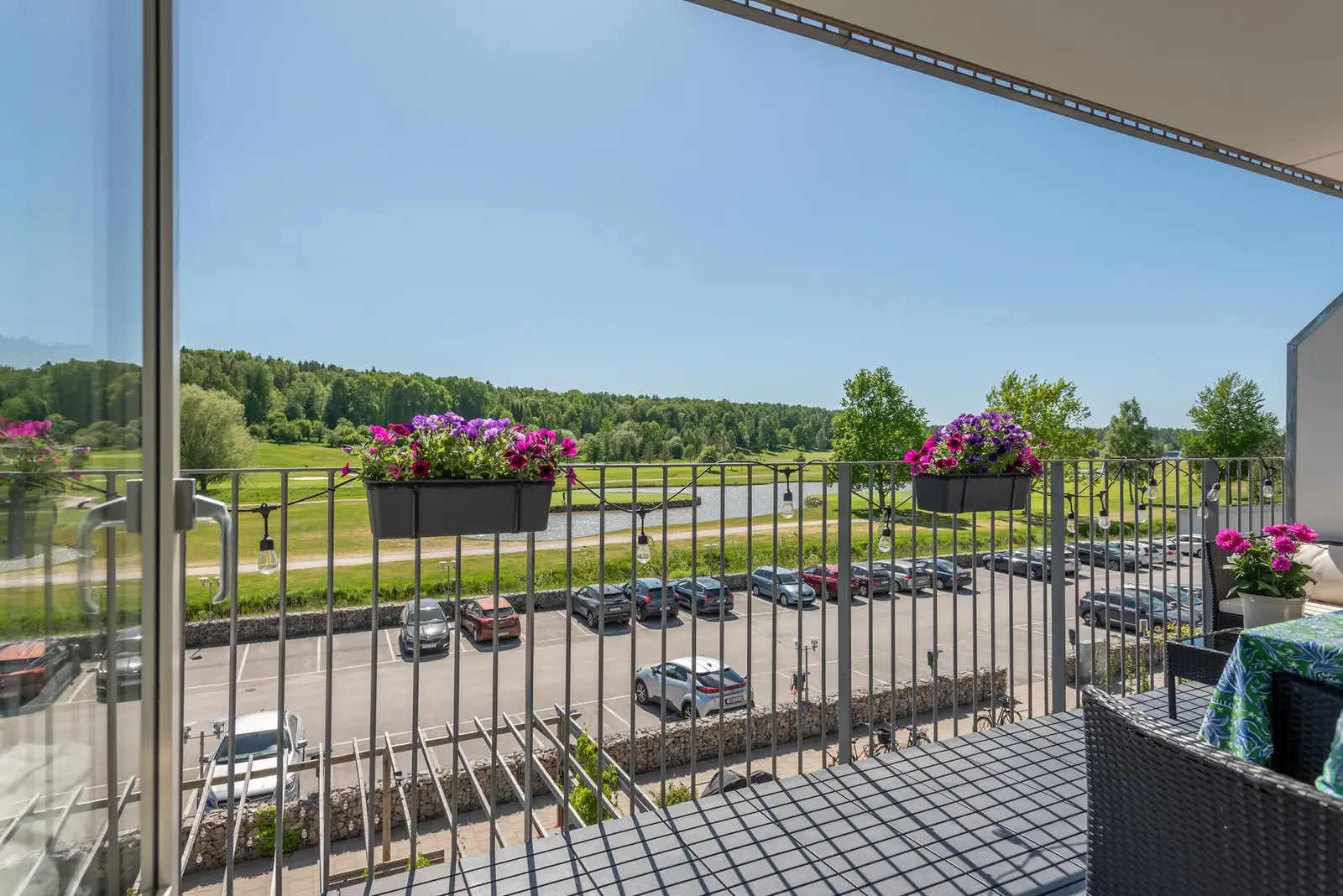 Bild 1 av 34 på Karlsdalsallén 59
