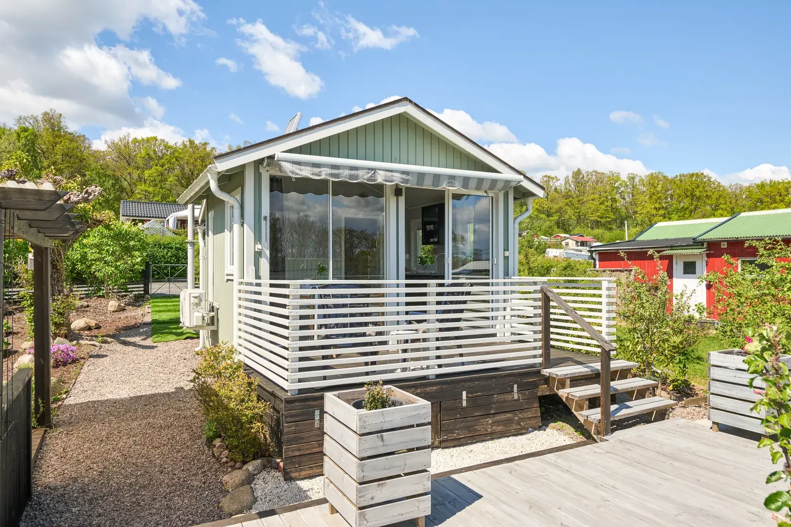 Fritidshus, Fjällvägen 18, Tokarps koloniområde, Jönköping. Bild 1 av 15