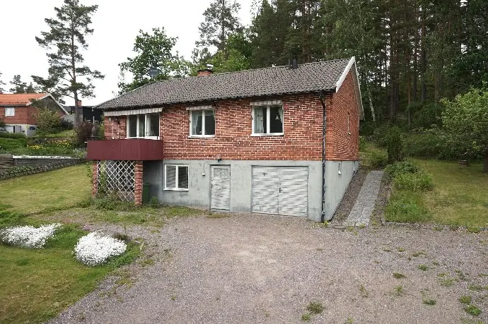 Bild 1 av 23 på Svedjevägen 11