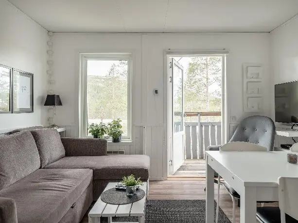 Image 1 of 25 of Grå byn 9F