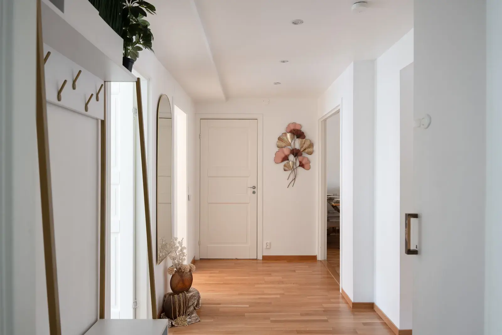 Lägenhet, Haga parkgata 21B, Västerås. Bild 1 av 18