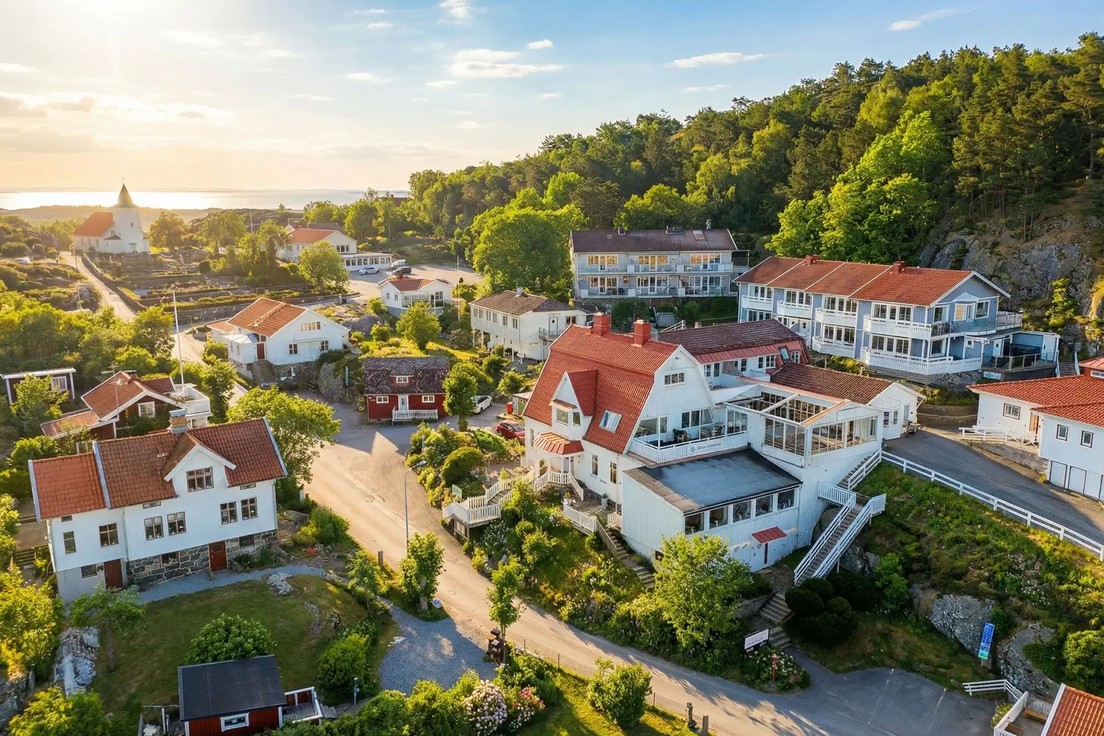 Lägenhet, Kyrkvägen 22, Rum 205, Rönnäng. Bild 1 av 20