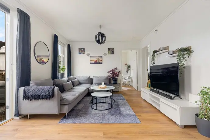 Lägenhet, Fältstensvägen 66, Haninge. Bild 1 av 20