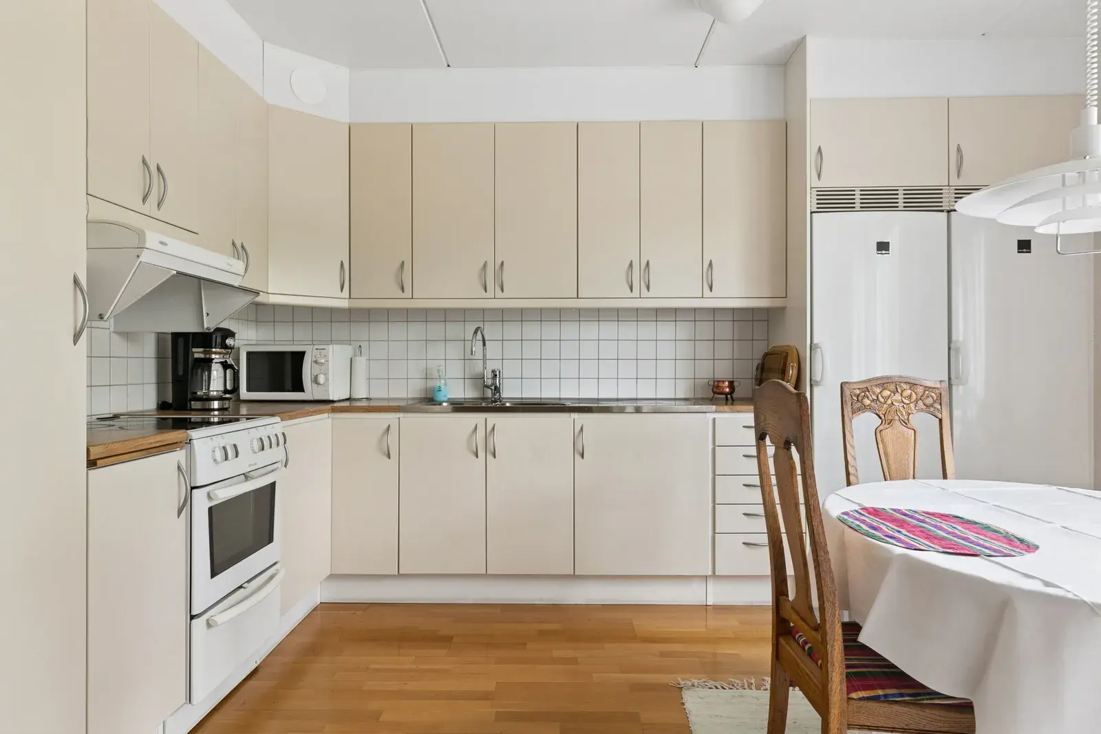 Lägenhet, Farstavägen 112A, Stockholm. Bild 1 av 34