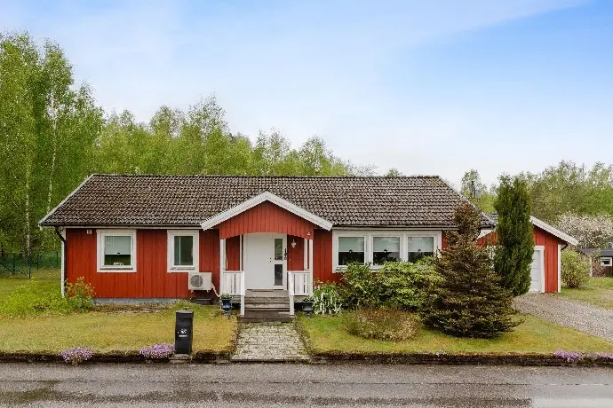 House, Magnus Ladulås väg 30, Gullspång. Photo 1 of 25