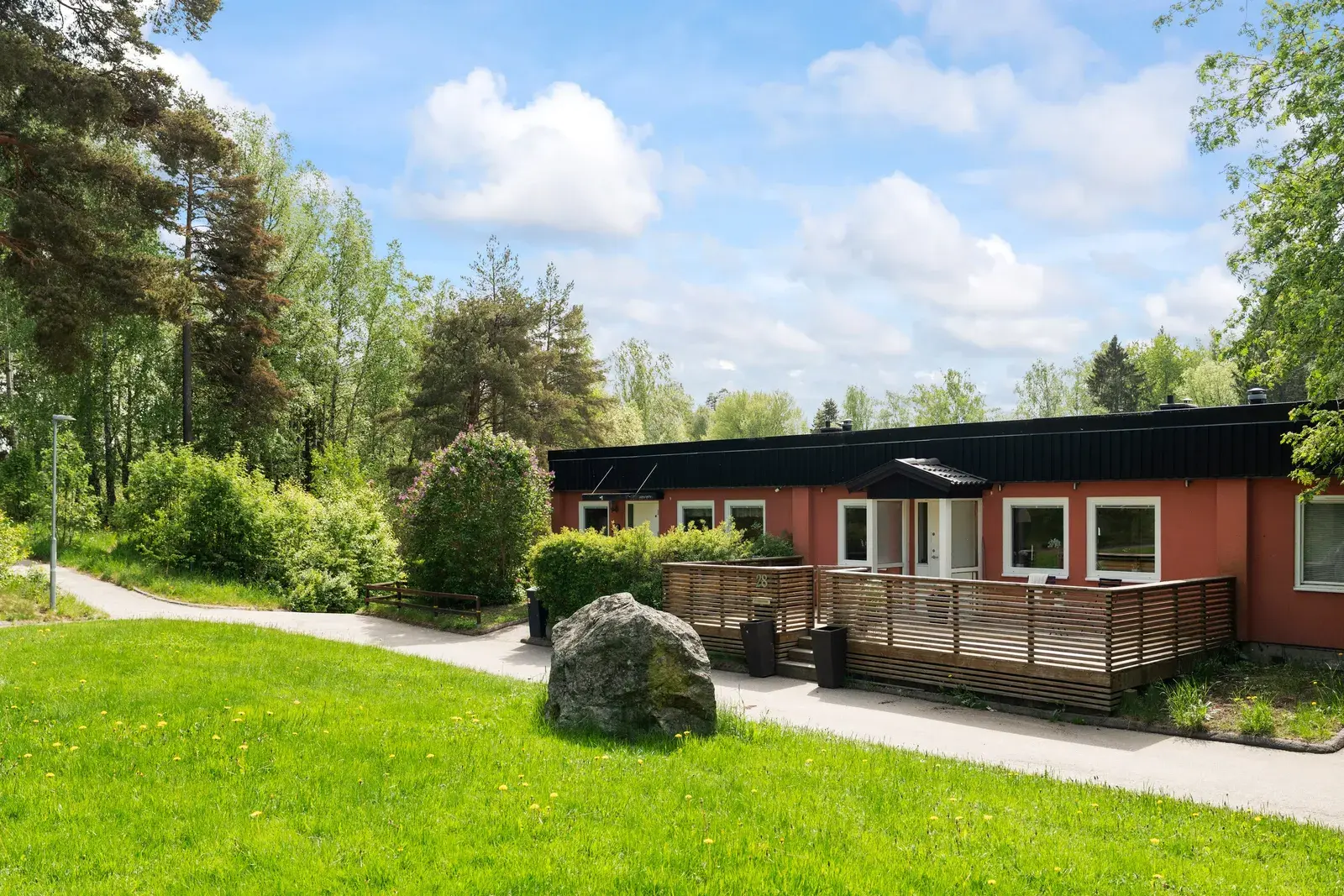 Bild 1 av 40 på Bondestigen 28