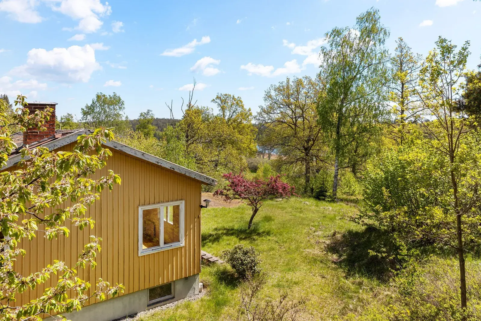 Bild 1 av 40 på Alrotsvägen 4