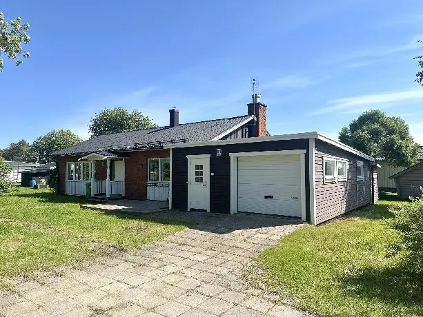 House, Egnahemsvägen 31, Kalix. Photo 1 of 24