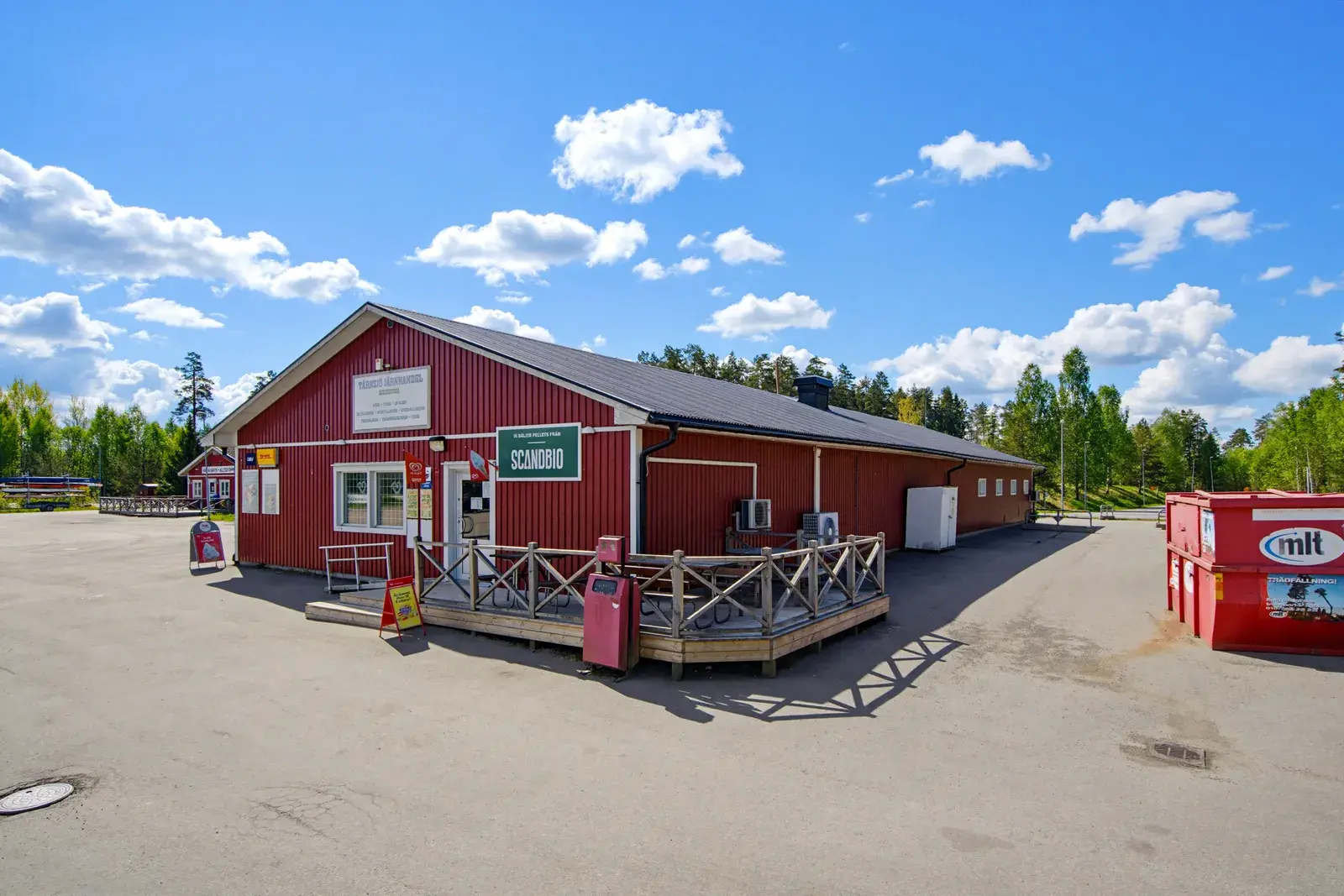 Bild 1 av 20 på Värdshusvägen 4