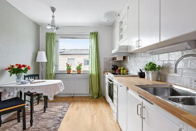 Lägenhet, Kavallerigatan 5, Upplands Väsby. Bild 1 av 29