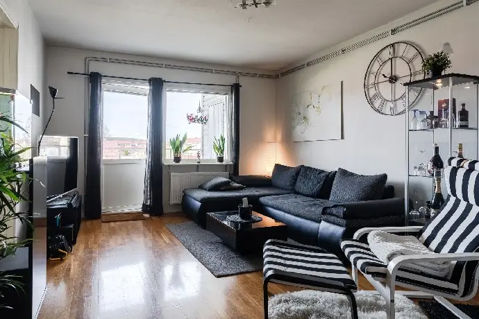 Image 1 of 24 of Hemmansgatan 225