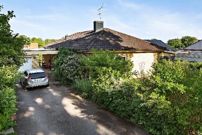 Image 1 of 21 of Bergängsvägen 14