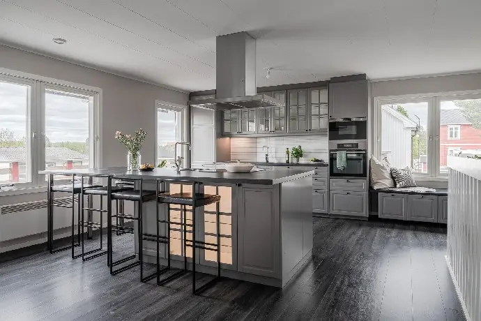 Villa, Kadettgatan 11, Skellefteå. Bild 1 av 35