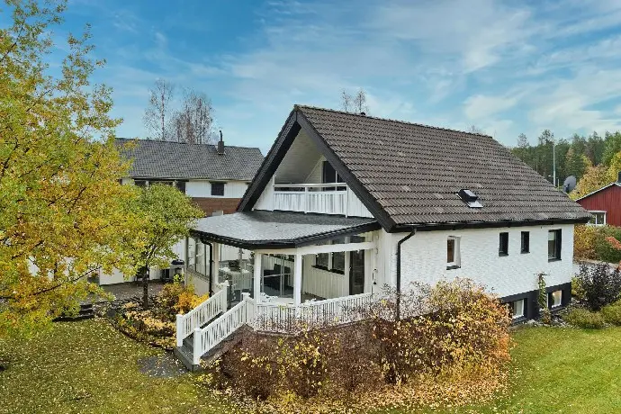 Bild 1 av 40 på Sandgärdsvägen 7