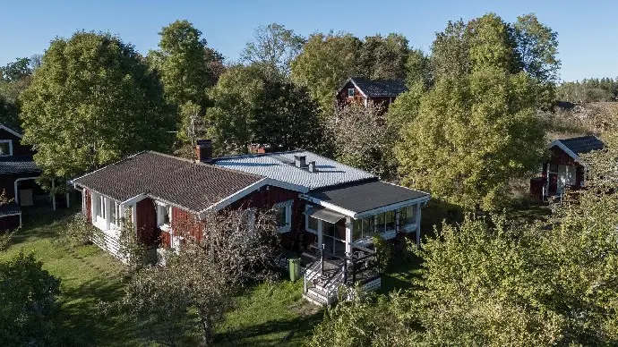 Bild 1 av 31 på Hamra Mellangård 1