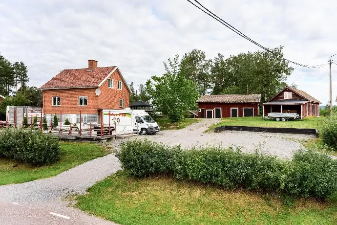 Bild 1 av 39 på Enviksbyn 77