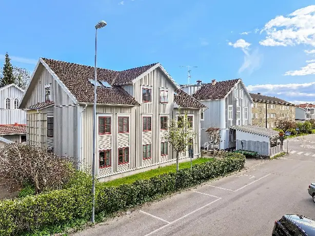 Lägenhet, Kungsgatan 17 och Hjeltegatan 7, Åmål. Bild 1 av 16