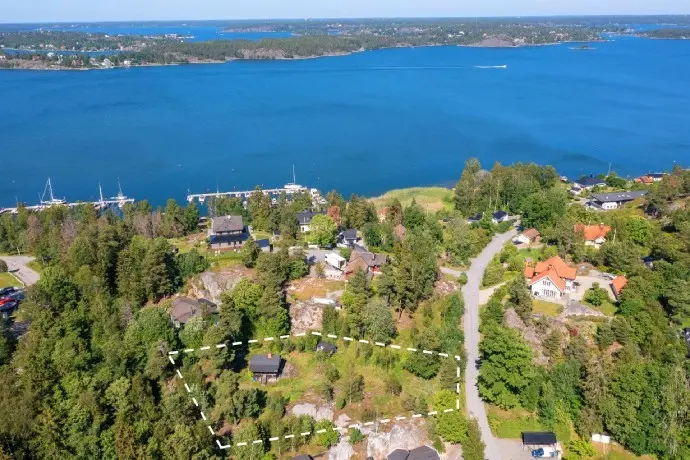Bild 1 av 20 på Törnrosvägen 11