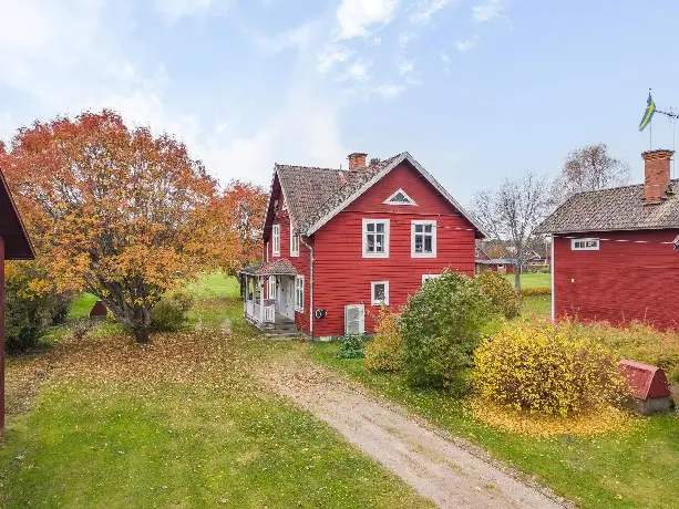 Bild 1 av 38 på Planvägen 14
