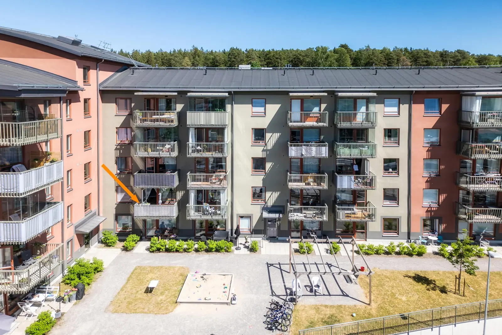 Bild 1 av 17 på Herrgårdsgatan