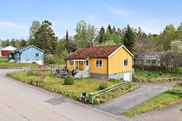 Image 1 of 21 of Smultronvägen 16