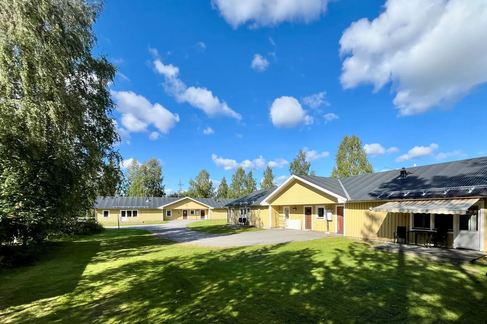 Bild 1 av 20 på Helikoptergränd 1a,b
