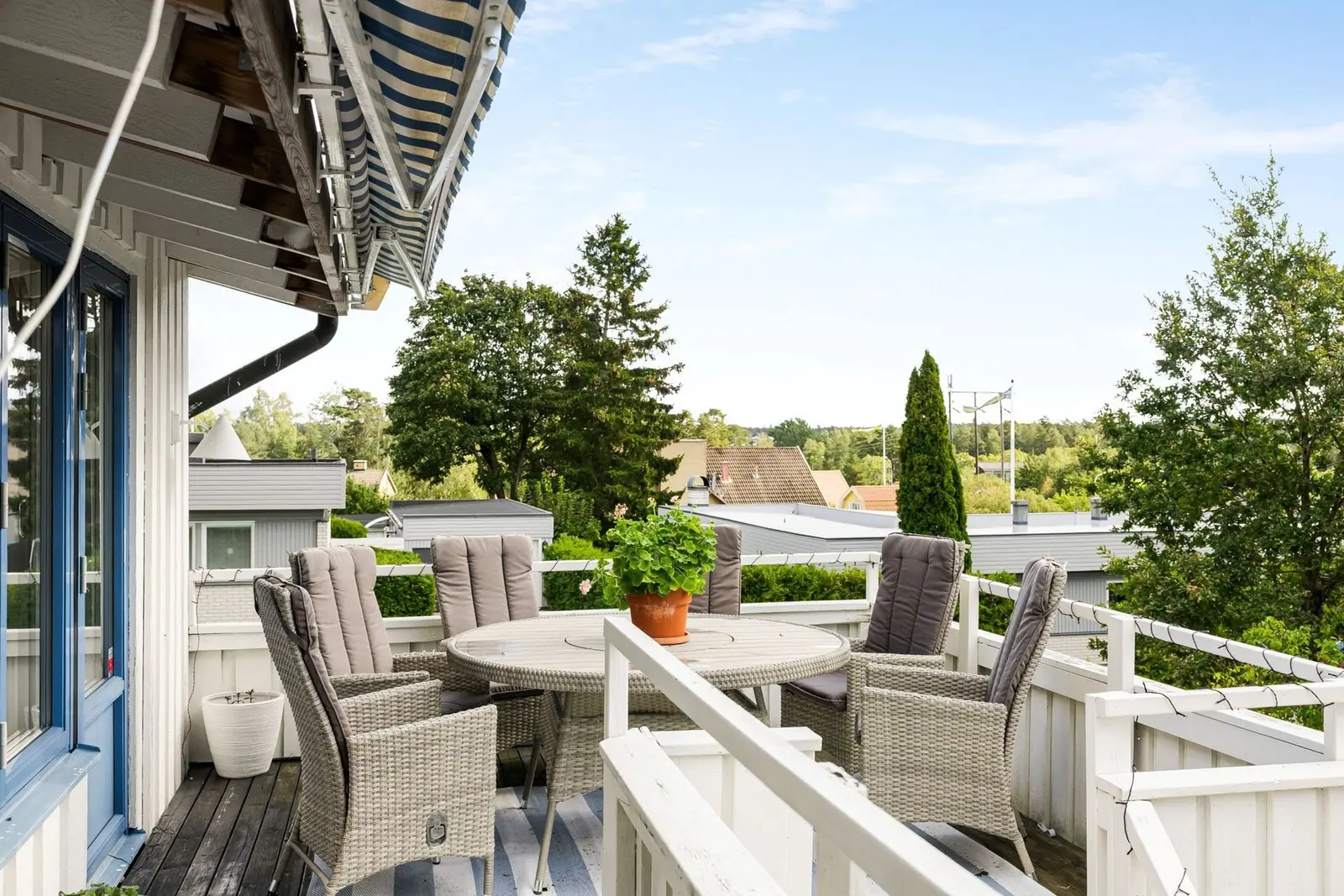 Villa, Stenvallavägen 23, Vallentuna. Bild 1 av 20