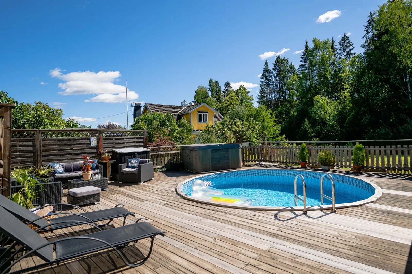 Villa, Skillingagatan 24, Gnesta. Bild 1 av 20