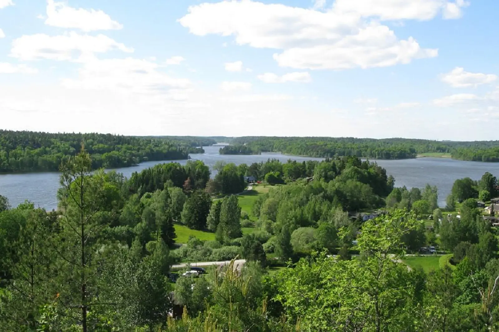 Image 1 of 17 of Rörsångarvägen 15