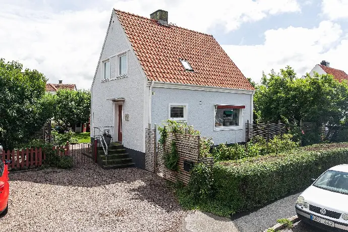 Bild 1 av 20 på Svarvaregatan 11