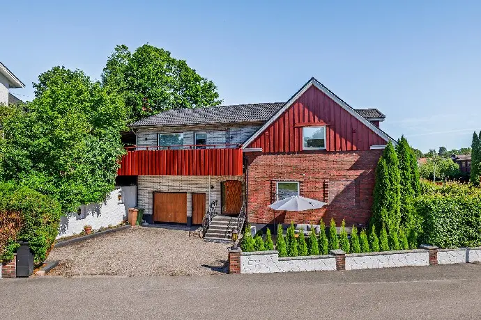 House, Albertsvägen 73B, Trollhättan. Photo 1 of 40