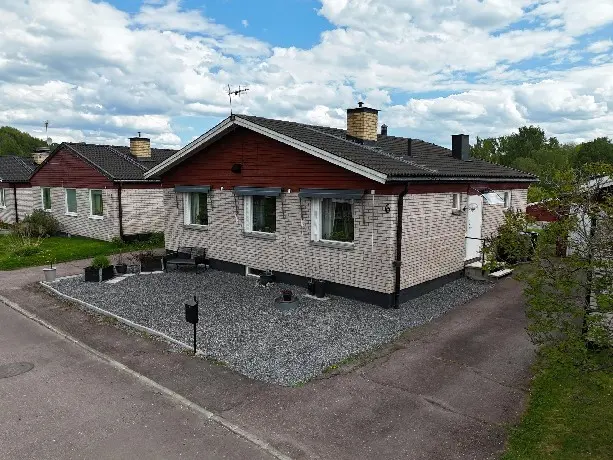 Image 1 of 5 of Kärrstigen 6