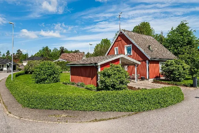 Bild 1 av 24 på Åkerbärsvägen 1