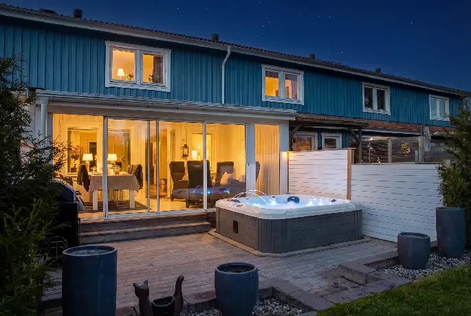 Bild 1 av 40 på Loftvägen 90