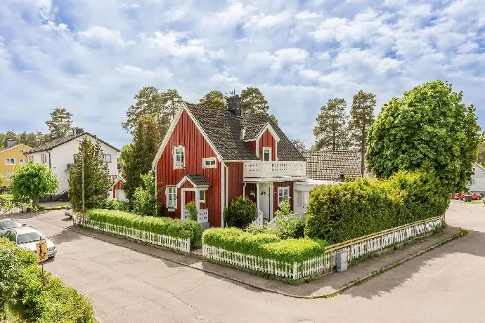 House, Valhallavägen 2A, Kristinehamn. Photo 1 of 40