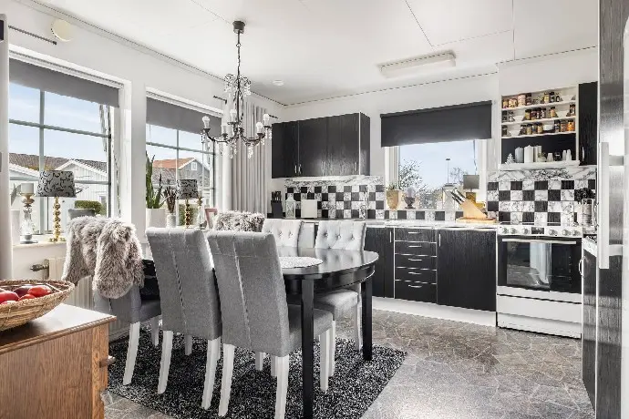 Bild 1 av 35 på Läxgatan 3