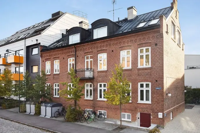 Image 1 of 18 of Slöjdgatan 10