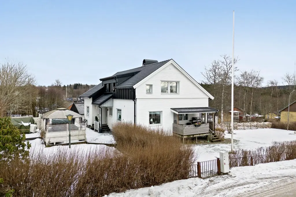 Villa, Skogslindgatan 27, Västra Götaland. Bild 1 av 20