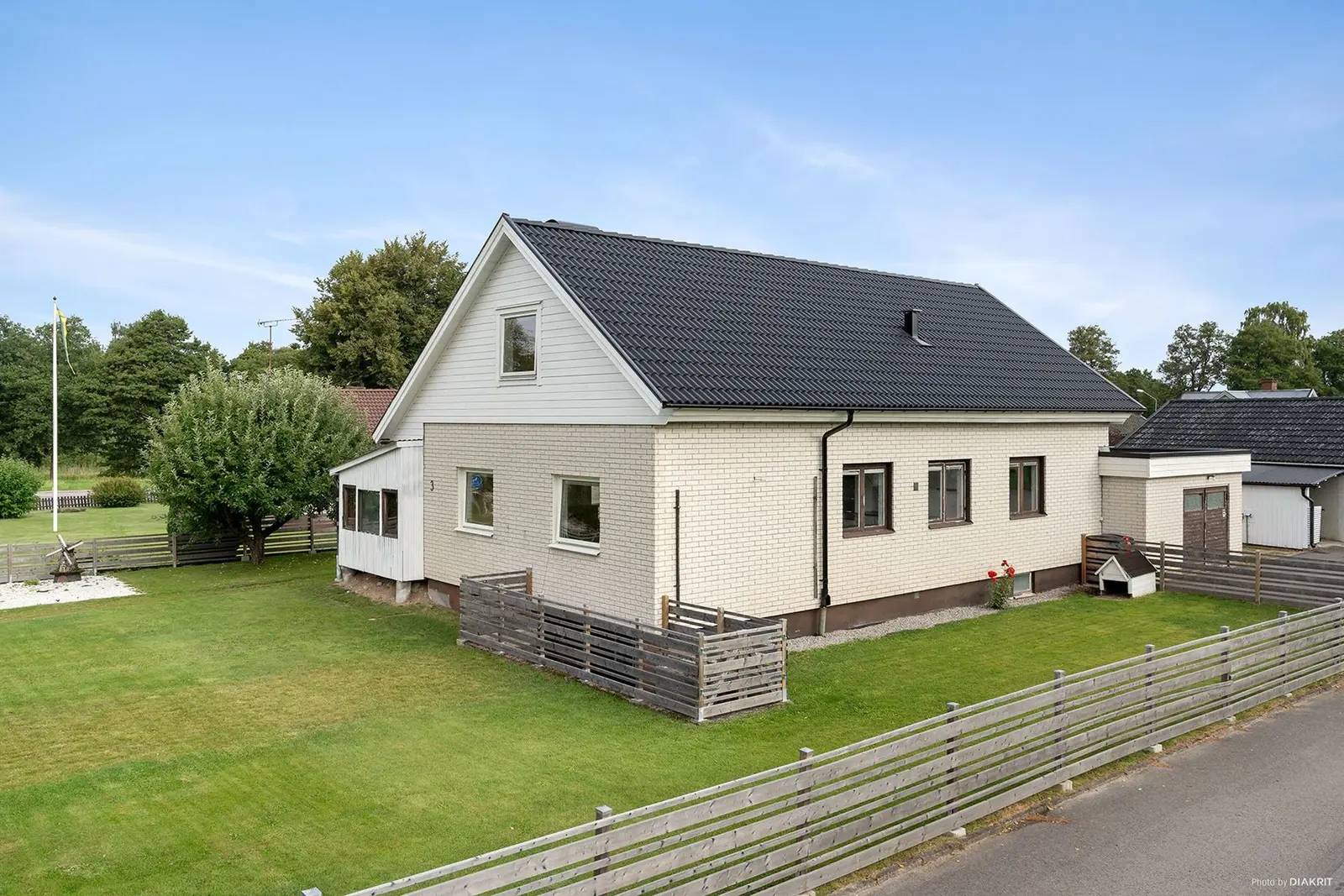 Bild 1 av 20 på Brogatan 3
