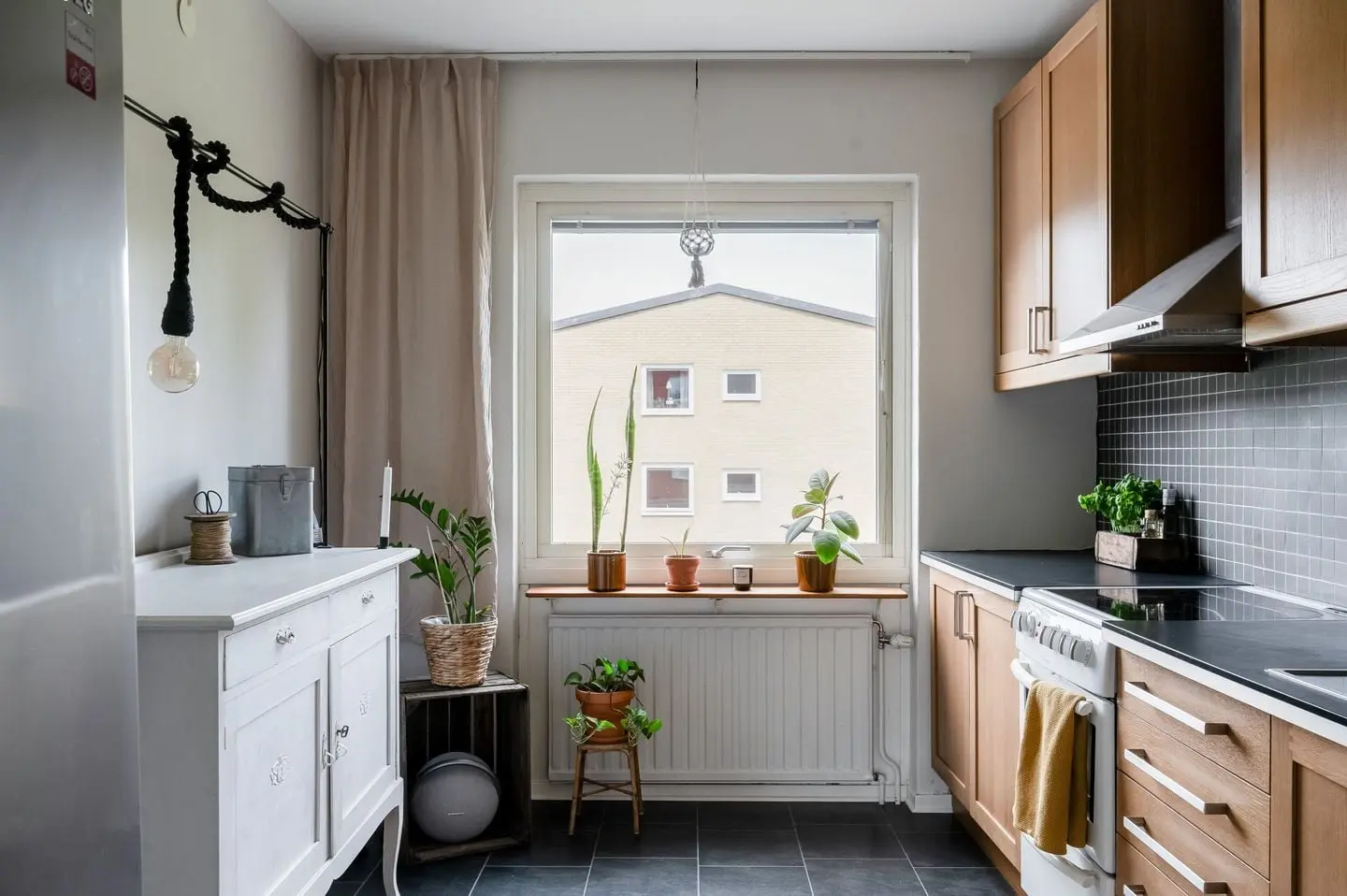 Image 1 of 26 of Mellankullagatan