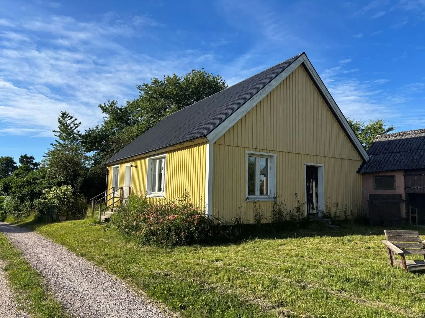 Image 1 of 25 of Brunnslöv