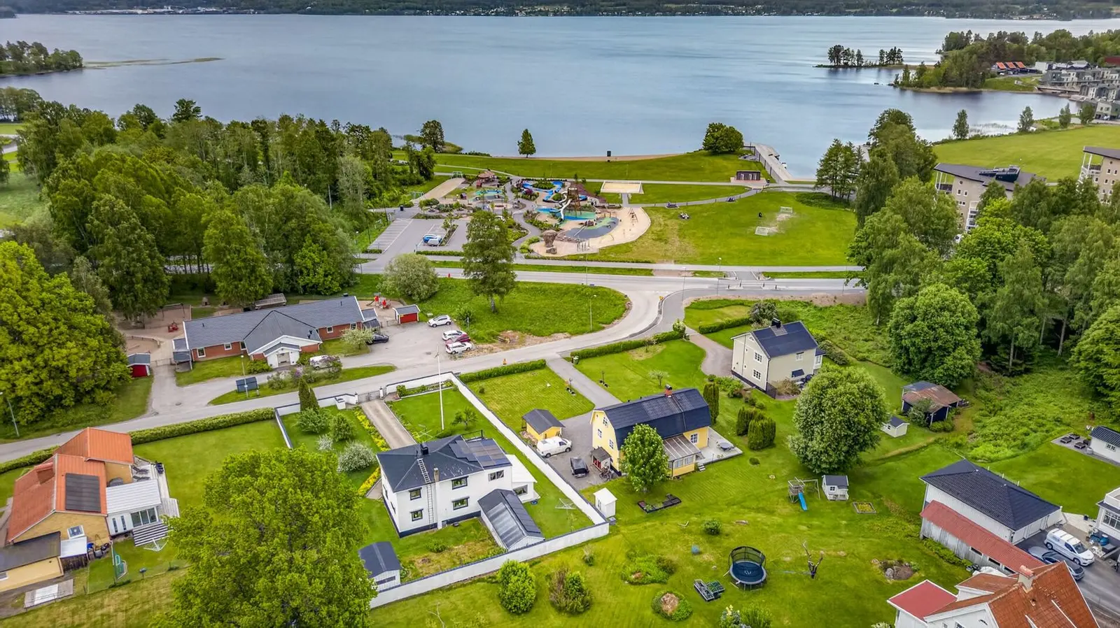 Villa, Nedre Trädgårdsgatan, Karlskoga. Bild 1 av 40