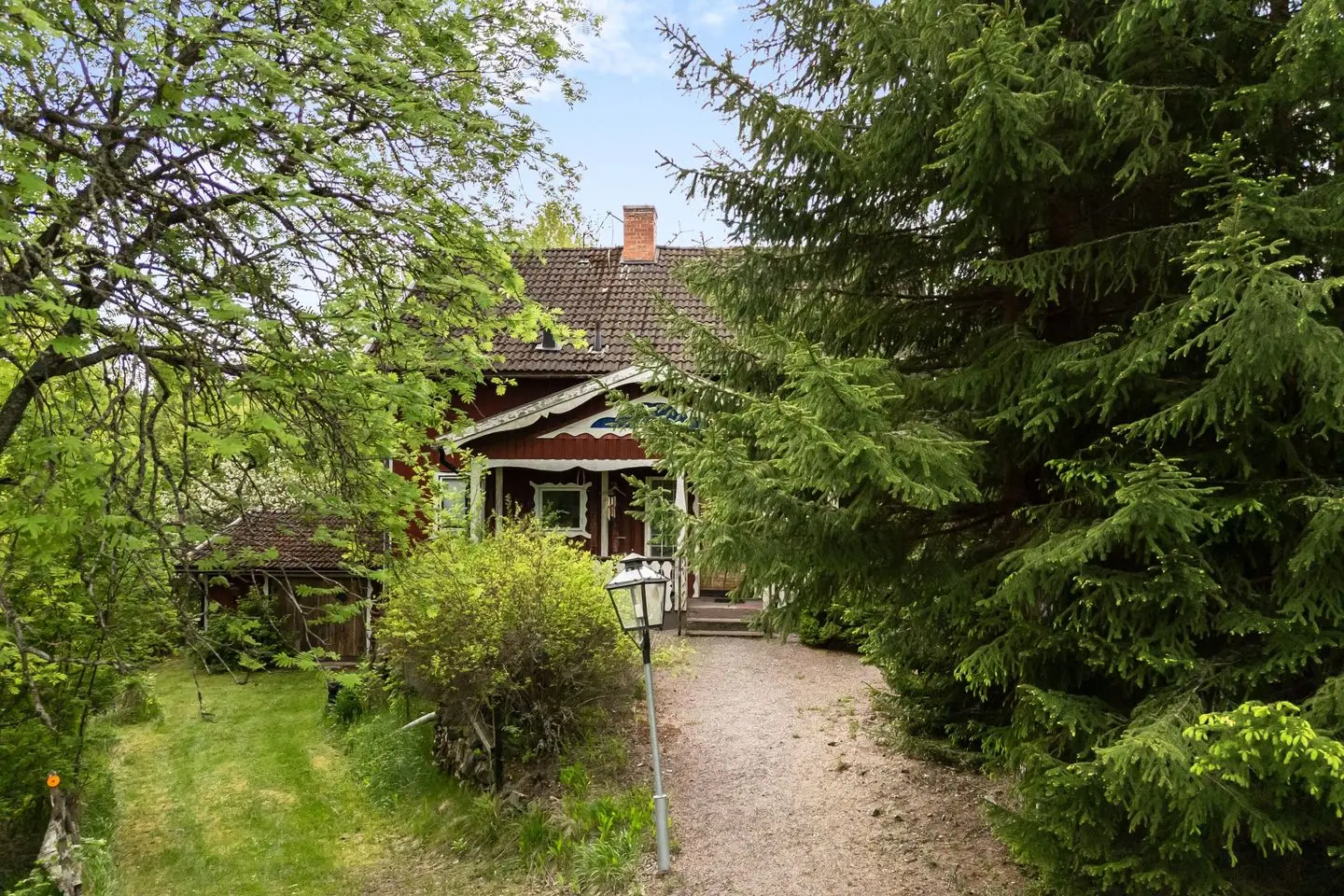 House, Snickarvägen, Sundborn. Photo 1 of 20